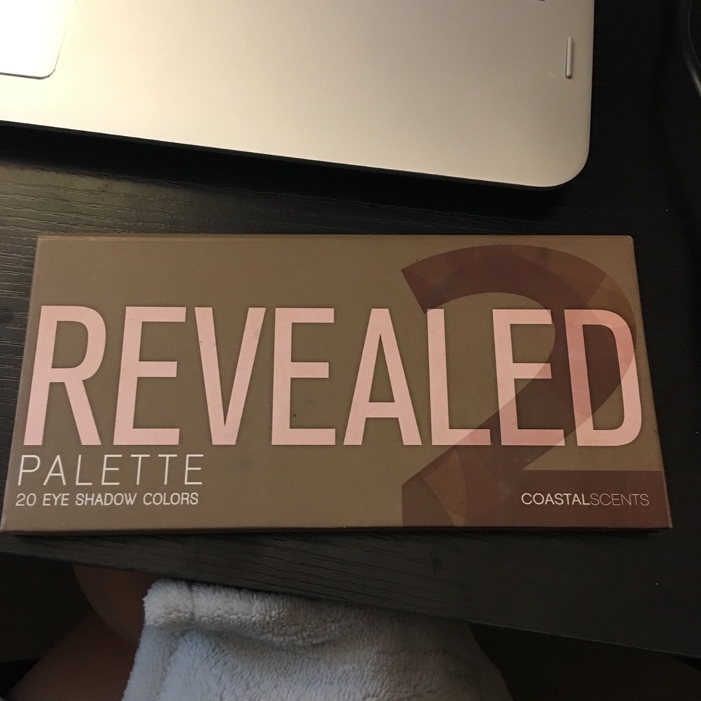 Coastal scents revealed 2 palette